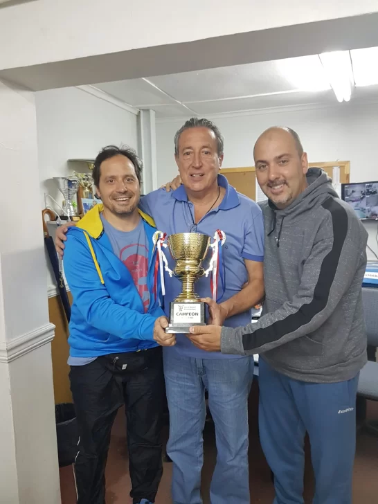 MARIO-FERNANDEZ-FERNANDO-VASQUEZ-Y-HUEVO-FERNANDEZ-546x728