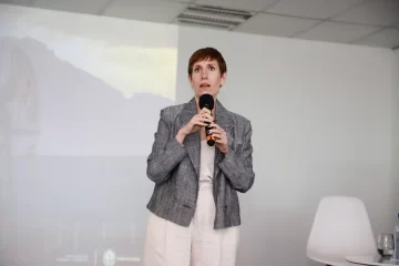 Jimena Latorre presentó en el CFI la licitación de las 17 áreas hidrocarburíferas de la provincia Jimena Latorre presentó en el CFI la licitación de las 17 áreas hidrocarburíferas de la provincia