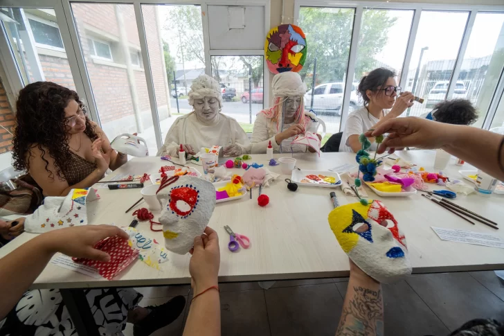 Más de medio centenar de alumnos finalizaron la diplomatura en arteterapia