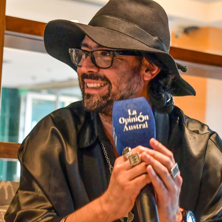 Panni Margot, el diseñador de Santa Cruz que fusiona moda y ciencia: “Hay que hacer que las cosas pasen” Panni Margot, el diseñador de Santa Cruz que fusiona moda y ciencia: “Hay que hacer que las cosas pasen”