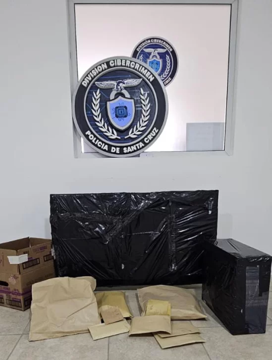  Algunos de los elementos secuestrados durante un allanamiento. FOTO: POLICÍA SANTA CRUZ