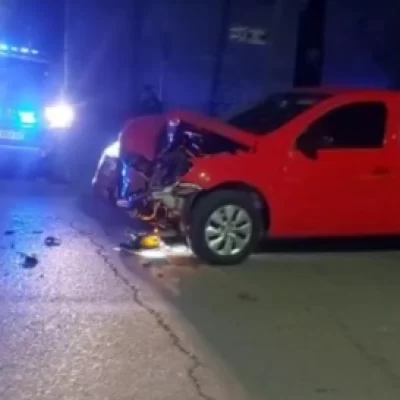 Un patrullero de la Policía colisionó con otro auto debido a “baja visibilidad” en una esquina de Caleta Olivia Un patrullero de la Policía colisionó con otro auto debido a “baja visibilidad” en una esquina de Caleta Olivia