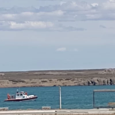 Prefectura Naval rescató a un trabajador rural herido en una estancia de Puerto Deseado Prefectura Naval rescató a un trabajador rural herido en una estancia de Puerto Deseado