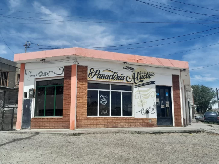 Ladrones desvalijaron una panadería de Caleta Olivia: robaron fiambres, electrodomésticos y dinero