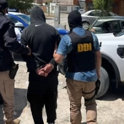 Tres allanamientos en Las Heras por un robo: un detenido y secuestro de un arma, municiones y un vehículo Tres allanamientos en Las Heras por un robo: un detenido y secuestro de un arma, municiones y un vehículo