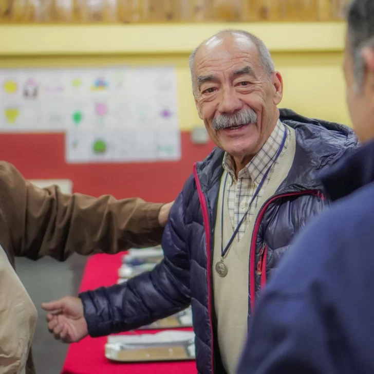  Uno de los primeros egresados de la promoción del 70'. Fue el único que pudo concurrir, ya que la mayoría de exalumnos son de otras provincias. Hoy está radicado en Río Grande.