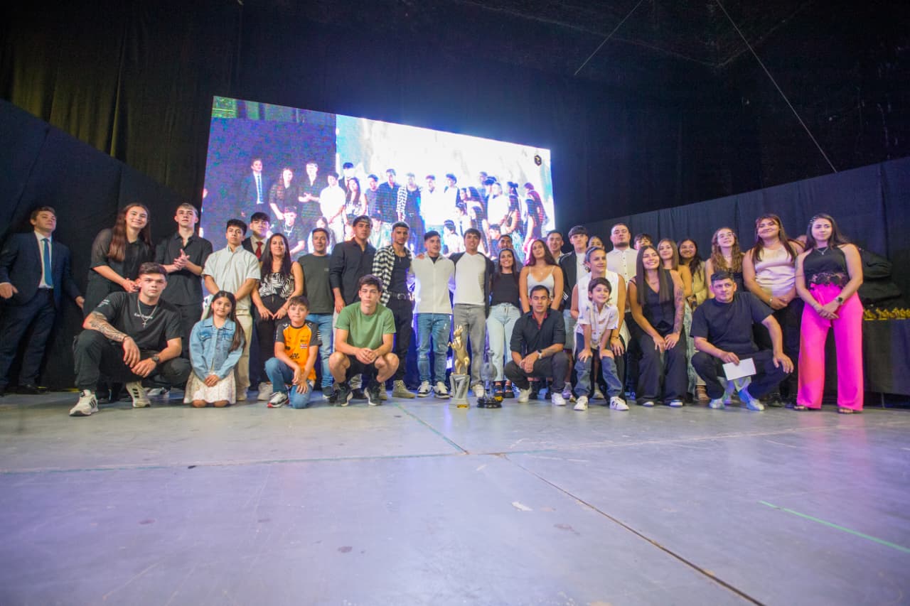 Noche Mágica del Deporte 2025: El nadador Mateo Luna Assef y el futbolista Ian Subiabre fueron los grandes ganadores