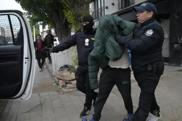 Detuvieron a un hombre acusado de producir videos de abuso infantil con sus sobrinos en pleno centro de Río Gallegos Detuvieron a un hombre acusado de producir videos de abuso infantil con sus sobrinos en pleno centro de Río Gallegos