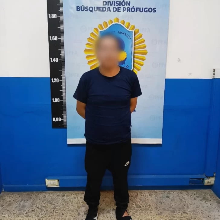 Detuvieron en la terminal de Retiro a un prófugo acusado de abuso sexual infantil en Santa Cruz Detuvieron en la terminal de Retiro a un prófugo acusado de abuso sexual infantil en Santa Cruz