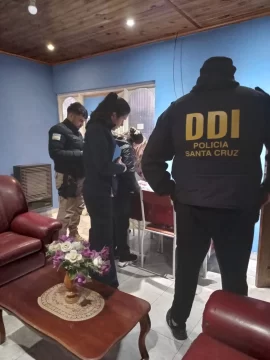 Tres personas eran buscadas por la Justicia y las atraparon en controles preventivos en Río Gallegos Tres personas eran buscadas por la Justicia y las atraparon en controles preventivos en Río Gallegos