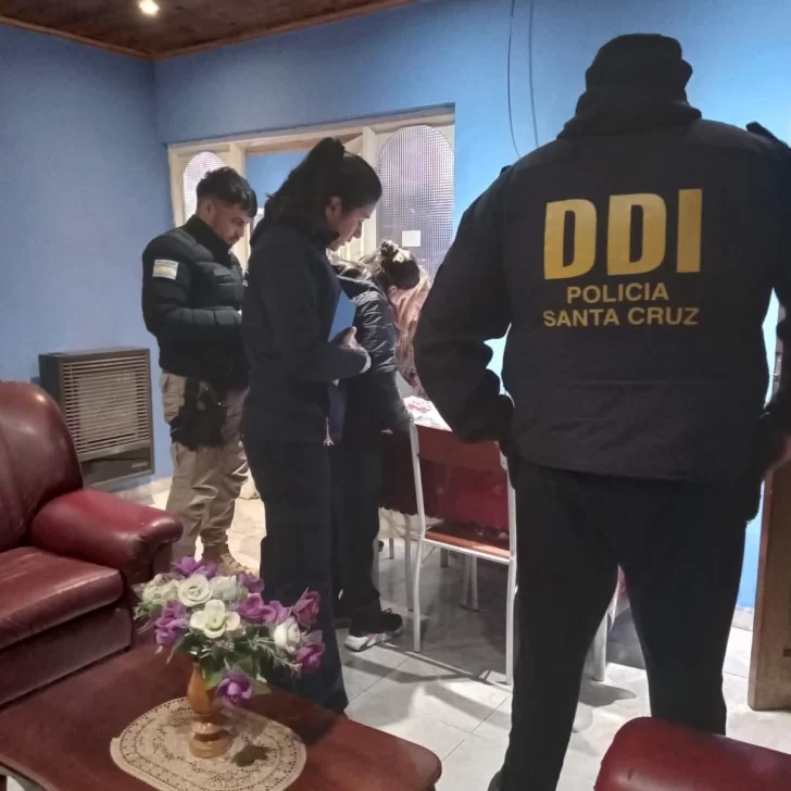 Tres personas eran buscadas por la Justicia y las atraparon en controles preventivos en Río Gallegos Tres personas eran buscadas por la Justicia y las atraparon en controles preventivos en Río Gallegos