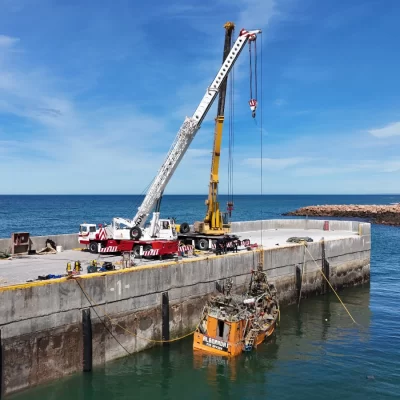 Caleta Paula: rescataron los tres buques hundidos en el último temporal
