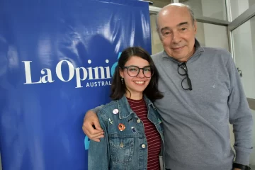 Andrea Daufí ganó el Segovia por su nota sobre Carlos Zapico: “Me tomó por sorpresa, lo considero como un premio compartido con él” Andrea Daufí ganó el Segovia por su nota sobre Carlos Zapico: “Me tomó por sorpresa, lo considero como un premio compartido con él”