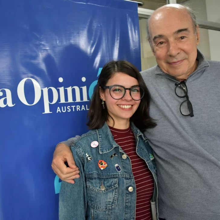 Andrea Daufí ganó el Segovia por su nota sobre Carlos Zapico: “Me tomó por sorpresa, lo considero como un premio compartido con él” Andrea Daufí ganó el Segovia por su nota sobre Carlos Zapico: “Me tomó por sorpresa, lo considero como un premio compartido con él”