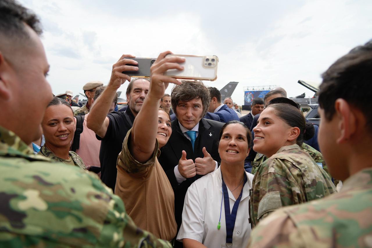 Milei presentó los aviones F-16: “Las fuerzas del cielo nos están acompañando”