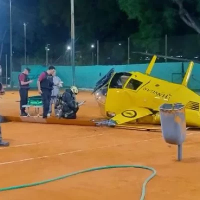 Un helicóptero cayó sobre una cancha de tenis en Palermo Un helicóptero cayó sobre una cancha de tenis en Palermo