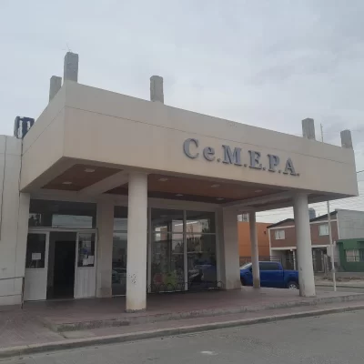 Quisieron ingresar de forma ilegal a un boliche y los encontraron orinando en el techo del CEMEPA Quisieron ingresar de forma ilegal a un boliche y los encontraron orinando en el techo del CEMEPA