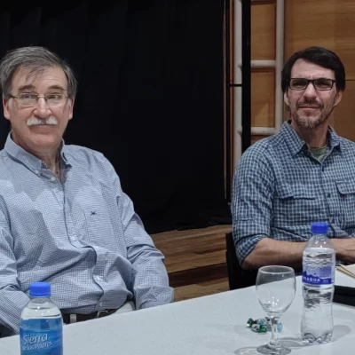 Profundo cine debate en Las Heras: profesionales de la salud analizaron “Revelaciones” y llamaron a derribar el estigma sobre el VIH Profundo cine debate en Las Heras: profesionales de la salud analizaron “Revelaciones” y llamaron a derribar el estigma sobre el VIH