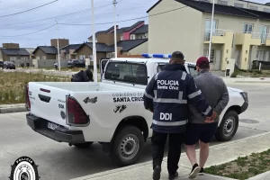 Allanamiento en barrio Procrear: detuvieron a un hombre por tenencia y distribución de material de abuso infantil Allanamiento en barrio Procrear: detuvieron a un hombre por tenencia y distribución de material de abuso infantil