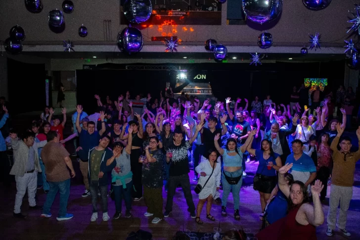 Sin Etiquetas cerró el 2025 con un fiesta de gala con más de 150 personas