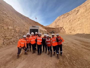Jóvenes de zona norte de Santa Cruz reciben certificación en formación para el trabajo en minería Jóvenes de zona norte de Santa Cruz reciben certificación en formación para el trabajo en minería