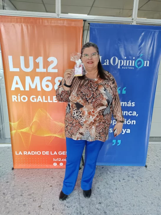  Graciela Ramayo, ganadora de la picada para 4 personas. FOTO: LA OPINIÓN AUSTRAL.