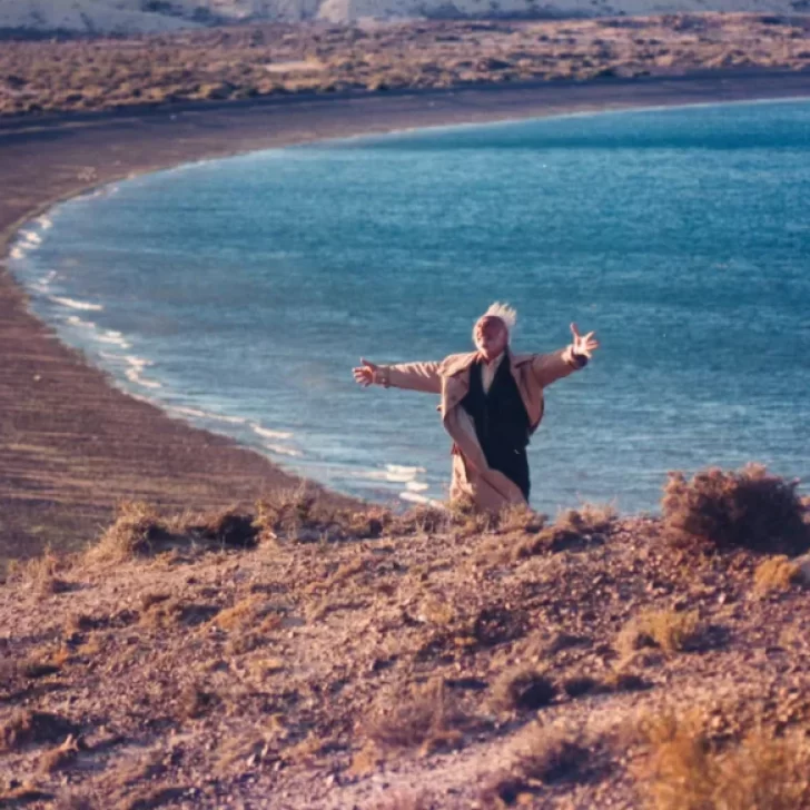 “La puta que vale la pena estar vivo”: cómo nació la frase que inmortalizó Héctor Alterio en Caballos salvajes “La puta que vale la pena estar vivo”: cómo nació la frase que inmortalizó Héctor Alterio en Caballos salvajes