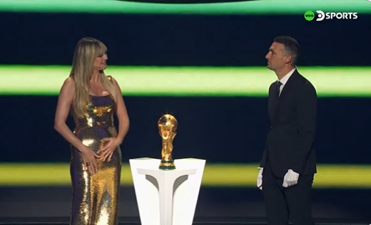 Lionel Scaloni emocionó al entrar con la Copa del Mundo en el sorteo del Mundial 2026: “Vamos a volver a intentarlo, es lo que espera nuestra gente”