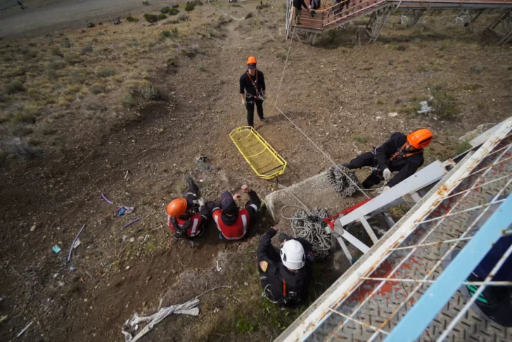  Personal de seguridad para el operativo de prevención durante la peregrinación a la Virgen de Güer Aike. FOTO: LEANDRO FRANCO / LA OPINIÓN AUSTRAL.