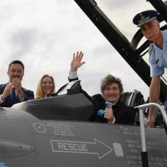 Milei presentó los aviones F-16: “Las fuerzas del cielo nos están acompañando”