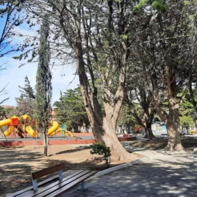 Amenazó a un hombre y la Policía lo detuvo cuando caminaba por una plaza con un cuchillo a la vista Amenazó a un hombre y la Policía lo detuvo cuando caminaba por una plaza con un cuchillo a la vista