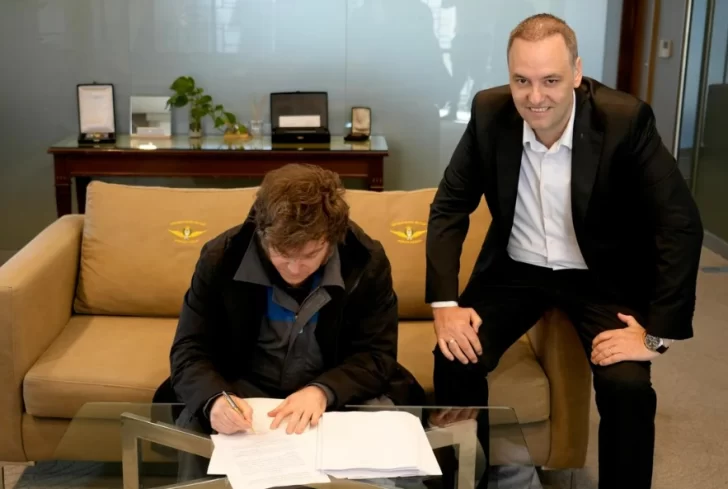 Reforma Laboral: Javier Milei firmó el proyecto y el Gobierno lo enviará al Congreso