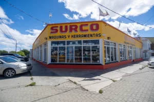 Robo millonario en una conocida ferretería de Río Gallegos: entraron por el techo y abrieron cajas fuertes