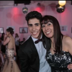 Roxana Reyes recordó a su hijo Renzo con un emotivo mensaje: “Mientras mi corazón late siempre estarás vivo junto a mí”