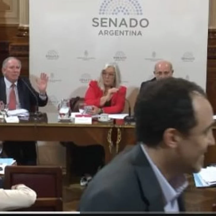 Tenso cruce entre José María Carambia y Luis Lucero: “Sigan robando con la minería” Tenso cruce entre José María Carambia y Luis Lucero: “Sigan robando con la minería”