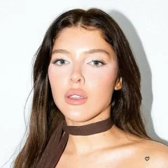 Sofía Gonet fue demandada por una vecina tras hacer topless