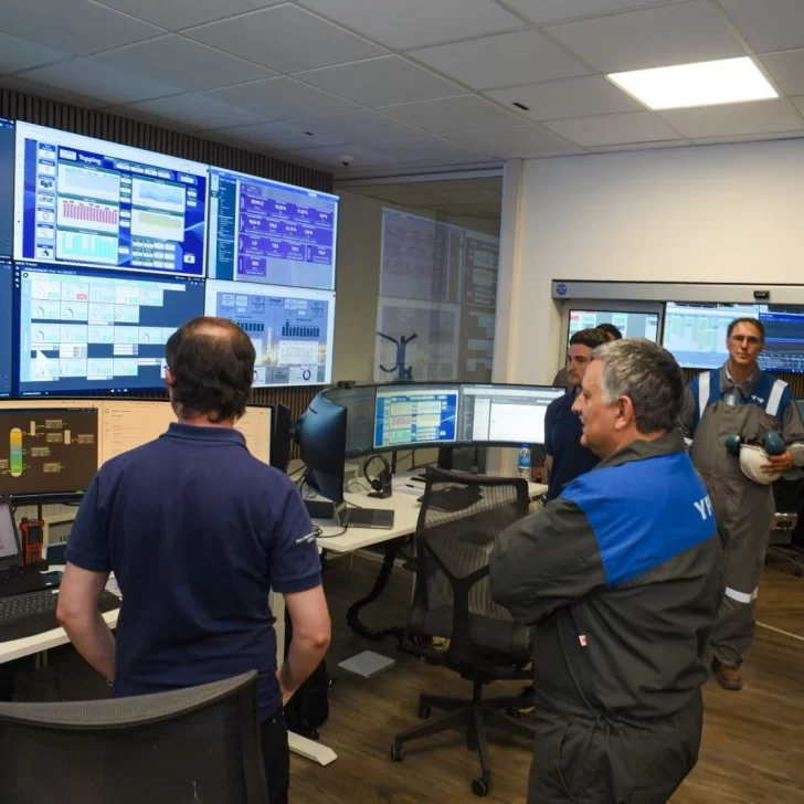 YPF inauguró la primera sala integrada con IA avanzada YPF inauguró la primera sala integrada con IA avanzada