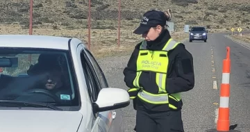 Cinco personas eran buscadas por la Justicia y fueron demoradas en controles de Santa Cruz Cinco personas eran buscadas por la Justicia y fueron demoradas en controles de Santa Cruz