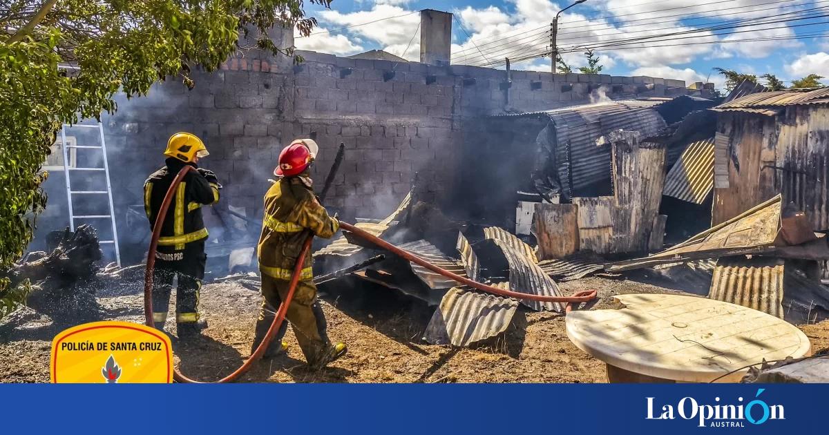 Dos personas al hospital por inhalar humo durante un incendio en Río ...