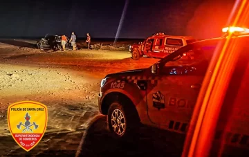 Cerca de Puerto Deseado: rescataron a una familia que había quedado atrapada en terreno lodoso Cerca de Puerto Deseado: rescataron a una familia que había quedado atrapada en terreno lodoso