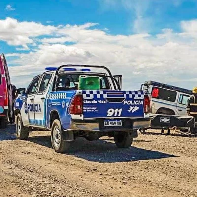 Turistas italianos salieron ilesos tras un cinematográfico vuelco cerca de Tres Lagos Turistas italianos salieron ilesos tras un cinematográfico vuelco cerca de Tres Lagos