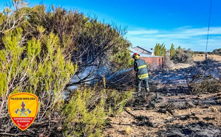  Un descuido provocó un incendio de pastizales en la zona rural de Pico Truncado.