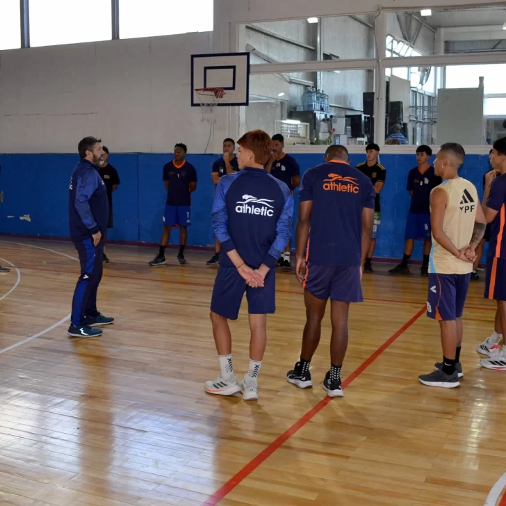 Con el riogalleguense José Chacón y varios refuerzos, la CAI comenzó una nueva pretemporada Con el riogalleguense José Chacón y varios refuerzos, la CAI comenzó una nueva pretemporada
