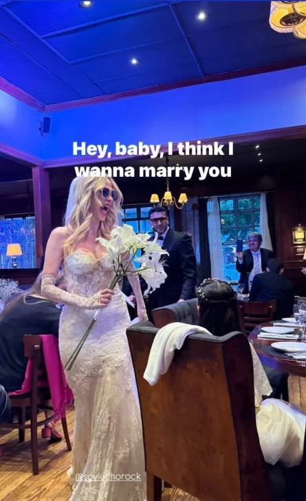 CASAMIENTO-DE-LUCHO-GONZALEZ-4-445x728 CASAMIENTO-DE-LUCHO-GONZALEZ-4-445x728