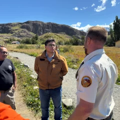“¡Muchas gracias!”: el gobernador Claudio Vidal agradeció el trabajo conjunto en el incendio de Parque Nacional Los Glaciares