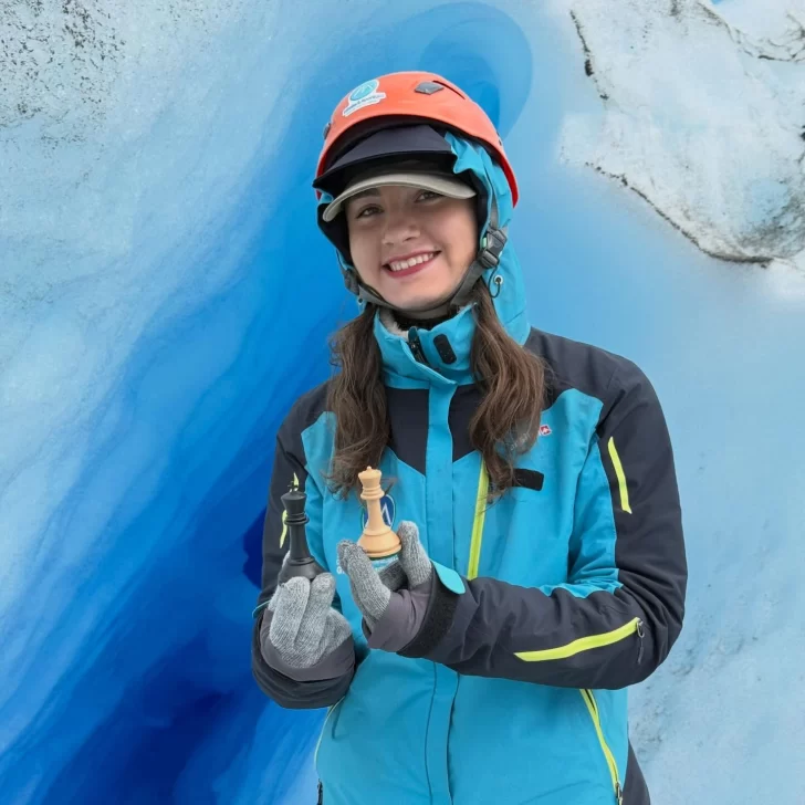 Candela-Francisco-en-el-glaciar-2-728x728