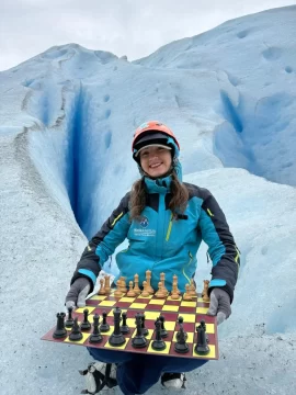 La campeona mundial de ajedrez Candela Francisco cerró su gira por Santa Cruz La campeona mundial de ajedrez Candela Francisco cerró su gira por Santa Cruz