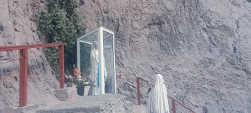 Realizaron arreglos en la gruta de Lourdes en Puerto Deseado Realizaron arreglos en la gruta de Lourdes en Puerto Deseado