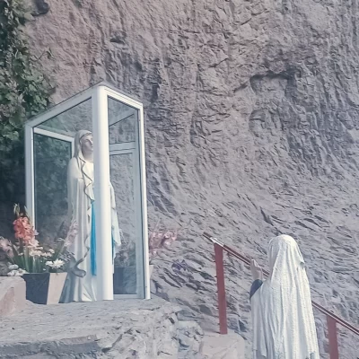 Realizaron arreglos en la gruta de Lourdes en Puerto Deseado