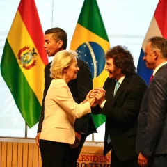 Javier Milei juega en el escenario global: gestos en la firma Mercosur-UE, sociedad con Trump y agenda cargada en Davos